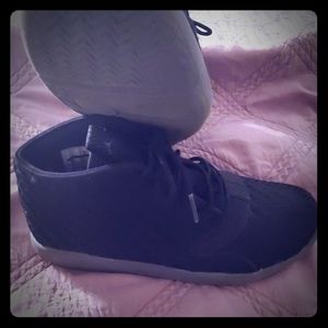 Jordan's 8.5 black almost new